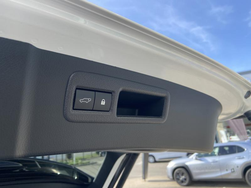 Photo 13 de l’annonce de LEXUS NX d’occasion à vendre à MONTFAVET