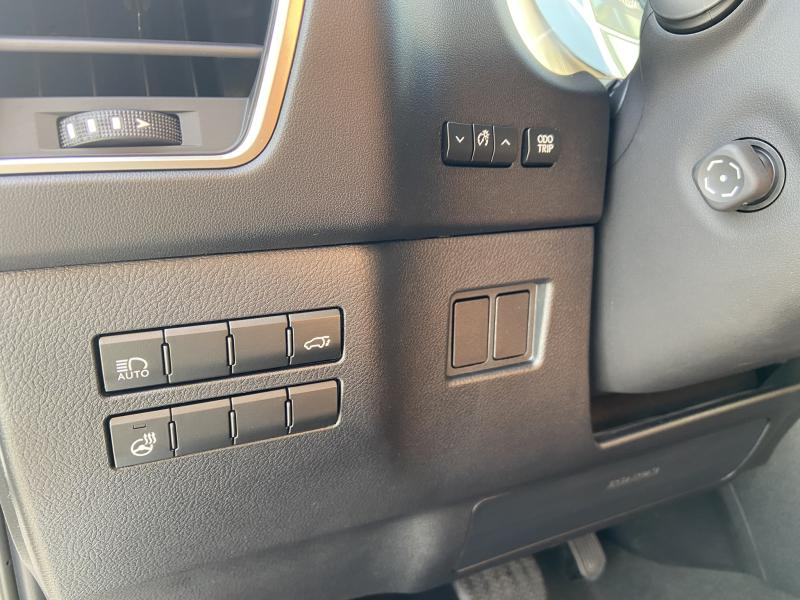 Photo 19 de l’annonce de LEXUS NX d’occasion à vendre à MONTFAVET