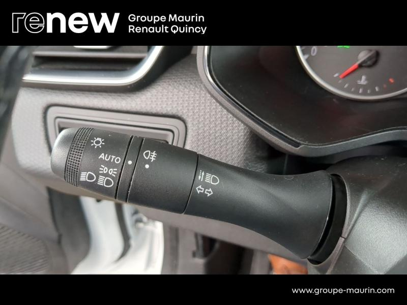 Photo 15 de l’annonce de RENAULT Clio d’occasion à vendre à QUINCY-SOUS-SÉNART