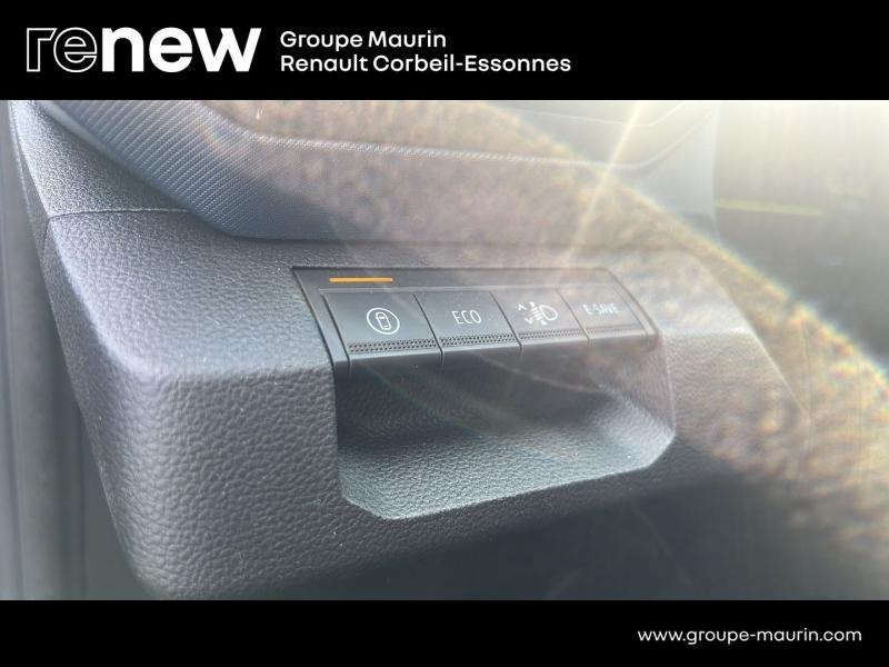 Photo 17 de l’annonce de DACIA Duster d’occasion à vendre à CORBEIL-ESSONNES