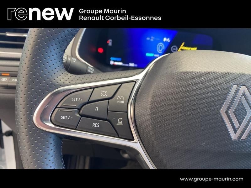 Photo 13 de l’annonce de RENAULT  d’occasion à vendre à CORBEIL-ESSONNES