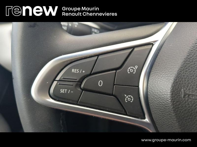 Photo 15 de l’annonce de RENAULT Clio d’occasion à vendre à CHENNEVIÈRES-SUR-MARNE