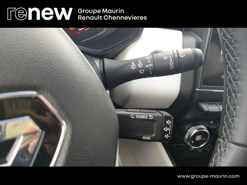 Photo 18 de l’annonce de RENAULT Clio d’occasion à vendre à CHENNEVIÈRES-SUR-MARNE