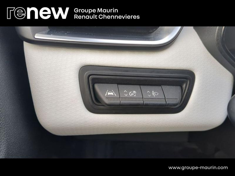 Photo 19 de l’annonce de RENAULT Clio d’occasion à vendre à CHENNEVIÈRES-SUR-MARNE