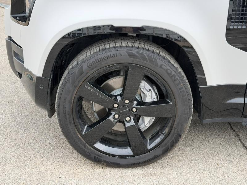 Photo 8 de l’annonce de LAND-ROVER Defender d’occasion à vendre à AIX-EN-PROVENCE