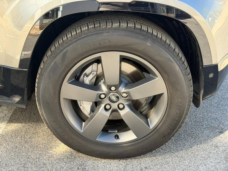 Photo 10 de l’annonce de LAND-ROVER Defender d’occasion à vendre à AIX-EN-PROVENCE