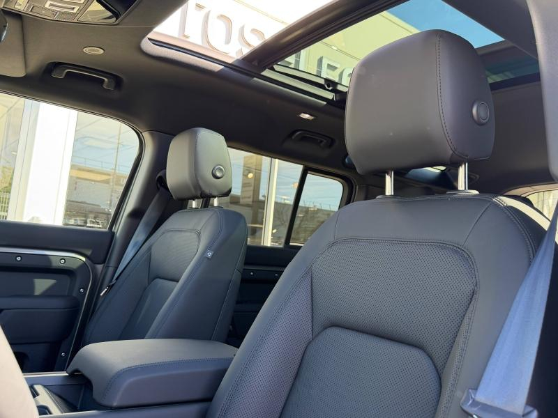 Photo 12 de l’annonce de LAND-ROVER Defender d’occasion à vendre à AIX-EN-PROVENCE