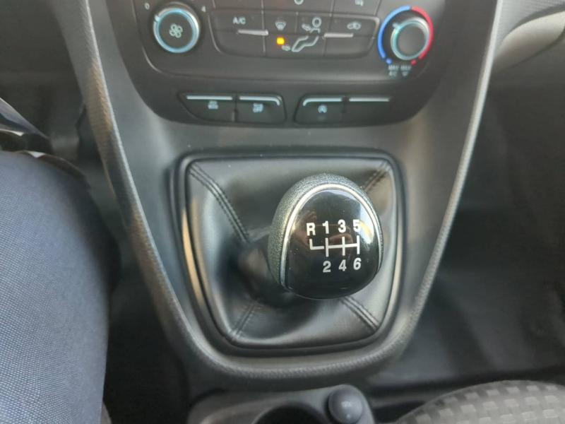 Photo 19 de l’annonce de FORD Transit Connect VUL d’occasion à vendre à ARLES