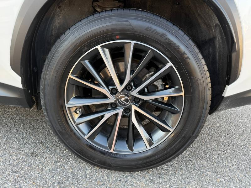 Photo 11 de l’annonce de LEXUS NX d’occasion à vendre à MONTFAVET