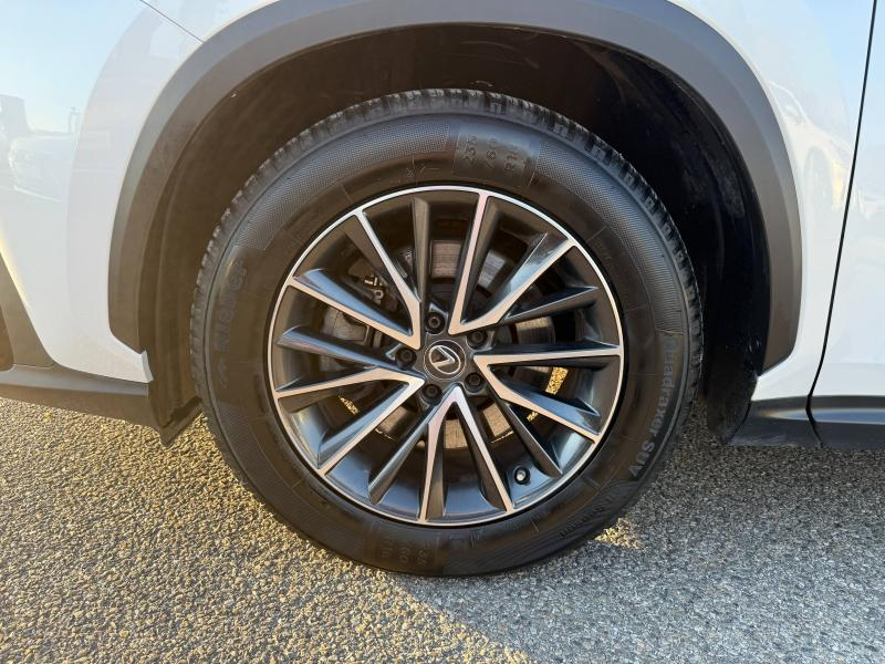 Photo 12 de l’annonce de LEXUS NX d’occasion à vendre à MONTFAVET