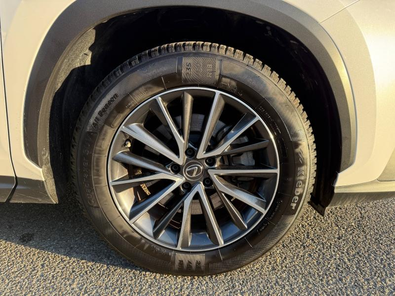 Photo 13 de l’annonce de LEXUS NX d’occasion à vendre à MONTFAVET