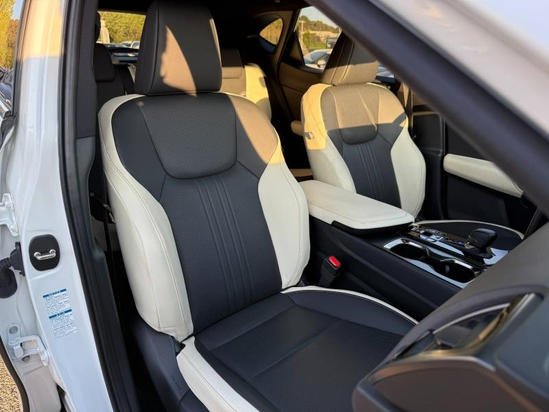 Photo 15 de l’annonce de LEXUS NX d’occasion à vendre à MONTFAVET