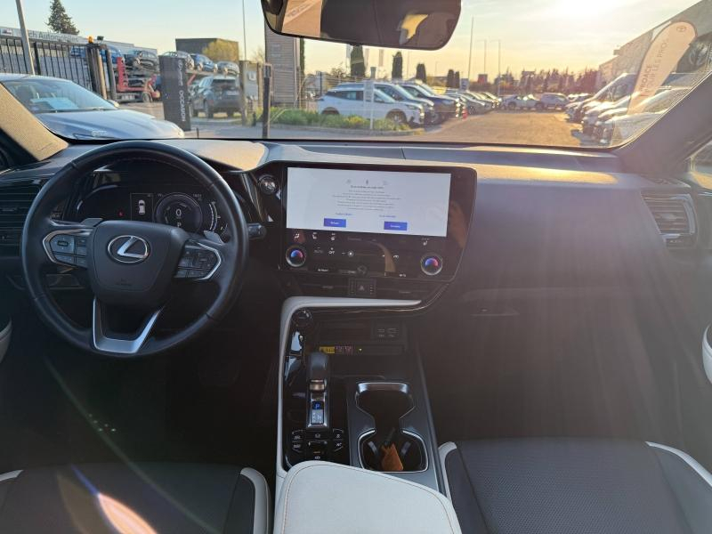 Photo 19 de l’annonce de LEXUS NX d’occasion à vendre à MONTFAVET