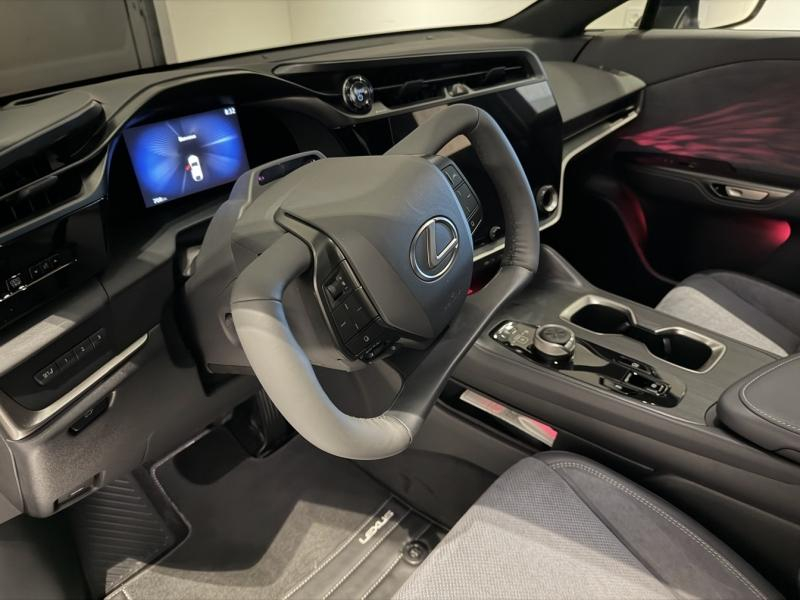 Photo 10 de l’annonce de LEXUS RZ d’occasion à vendre à LATTES