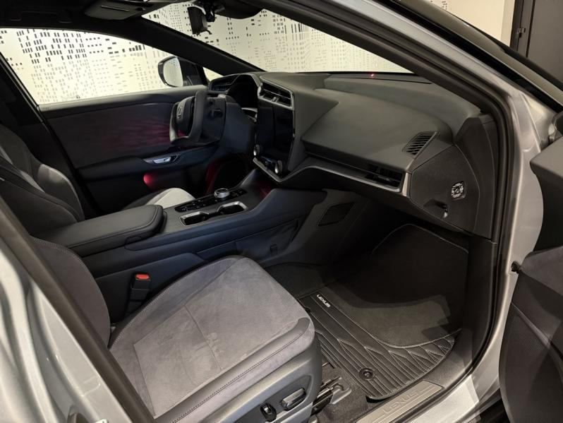 Photo 11 de l’annonce de LEXUS RZ d’occasion à vendre à LATTES