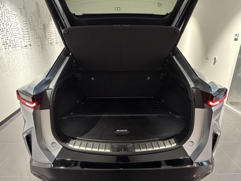 Photo 18 de l’annonce de LEXUS RZ d’occasion à vendre à LATTES