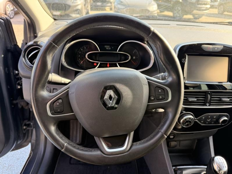 Photo 11 de l’annonce de RENAULT Clio d’occasion à vendre à AUBAGNE