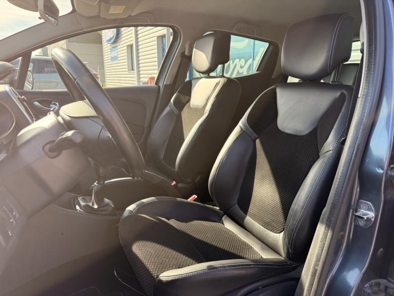 Photo 13 de l’annonce de RENAULT Clio d’occasion à vendre à AUBAGNE