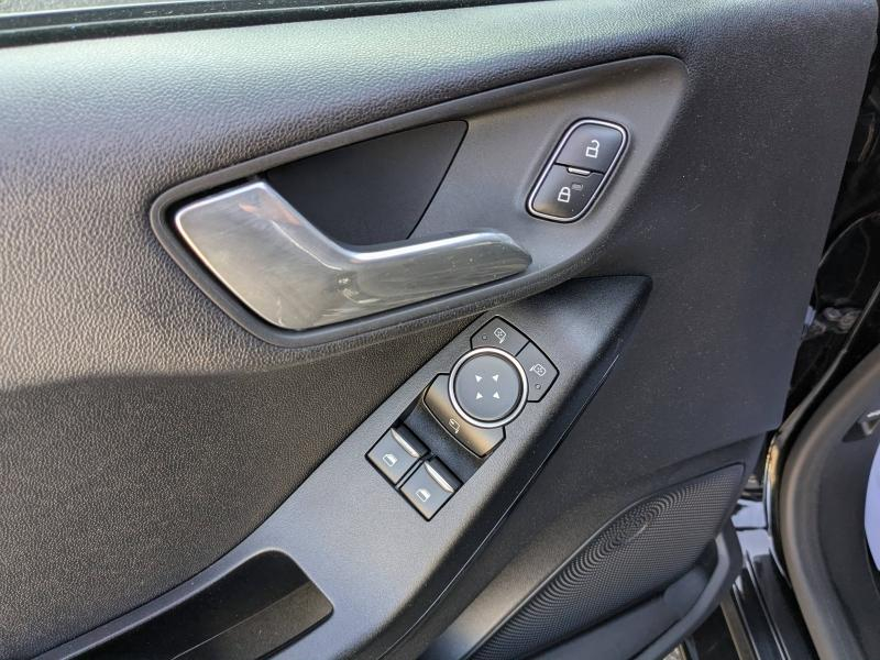 Photo 8 de l’annonce de FORD Fiesta d’occasion à vendre à LA VALETTE