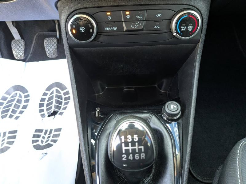 Photo 14 de l’annonce de FORD Fiesta d’occasion à vendre à LA VALETTE