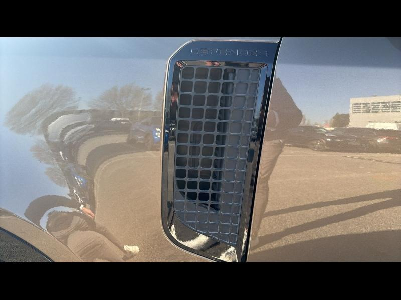 Photo 15 de l’annonce de LAND-ROVER Defender d’occasion à vendre à FRÉJUS