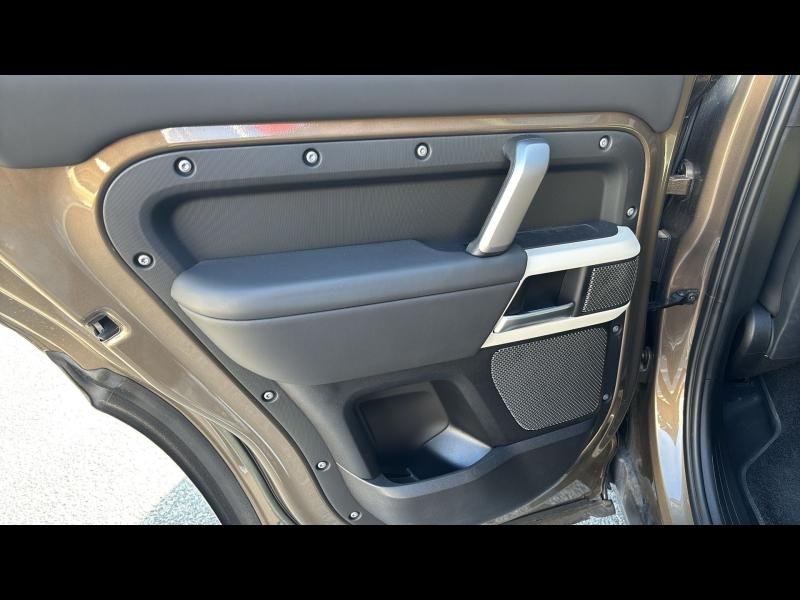 Photo 19 de l’annonce de LAND-ROVER Defender d’occasion à vendre à FRÉJUS