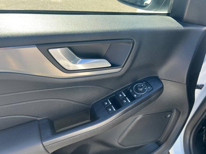 Photo 16 de l’annonce de FORD Kuga d’occasion à vendre à TOULON