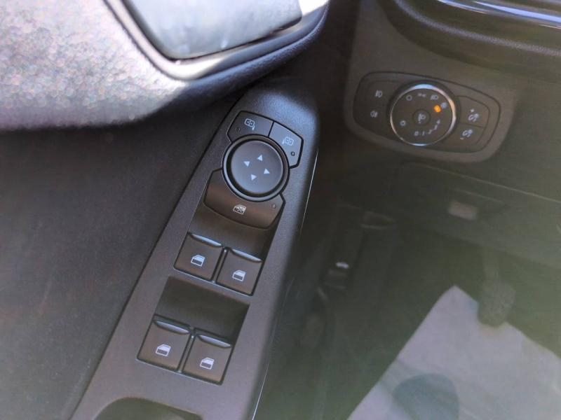 Photo 14 de l’annonce de FORD Fiesta d’occasion à vendre à NÎMES