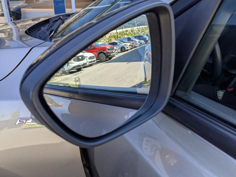 Photo 8 de l’annonce de FORD Focus d’occasion à vendre à LA VALETTE