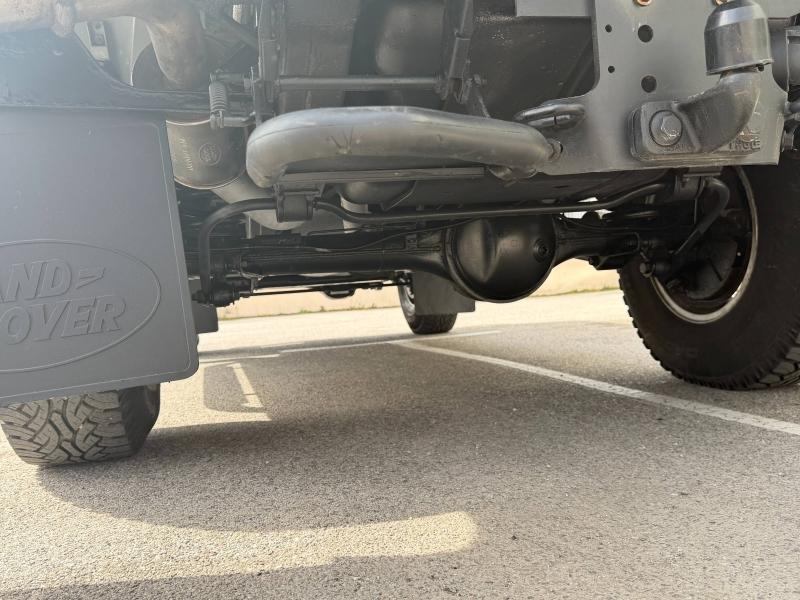 Photo 9 de l’annonce de LAND-ROVER Defender d’occasion à vendre à AIX-EN-PROVENCE