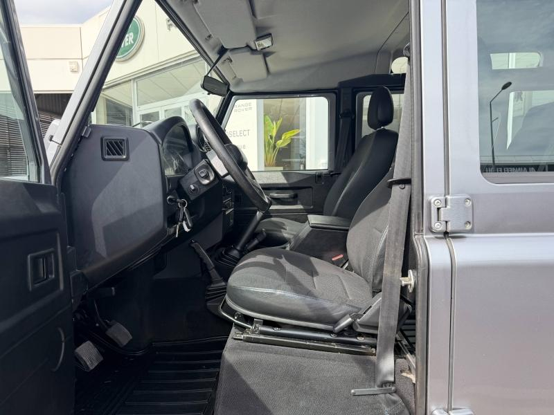 Photo 17 de l’annonce de LAND-ROVER Defender d’occasion à vendre à AIX-EN-PROVENCE