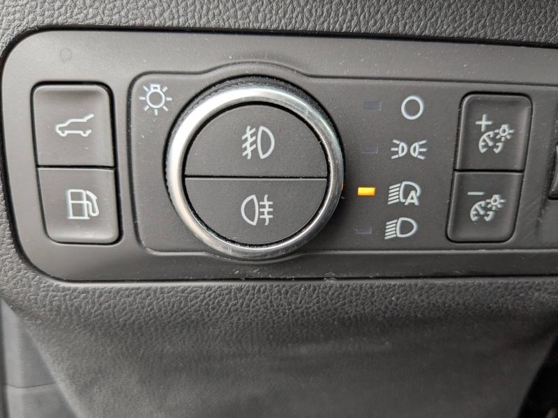 Photo 10 de l’annonce de FORD Kuga d’occasion à vendre à BRIGNOLES