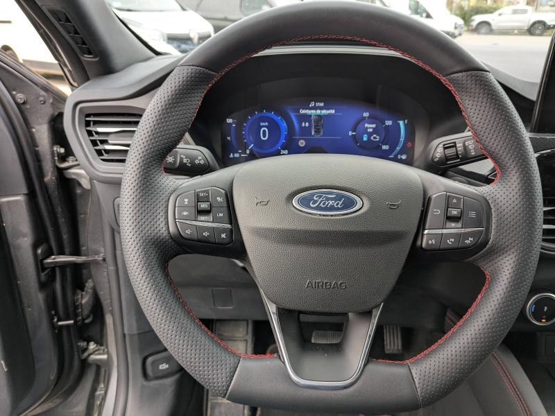 Photo 12 de l’annonce de FORD Kuga d’occasion à vendre à BRIGNOLES