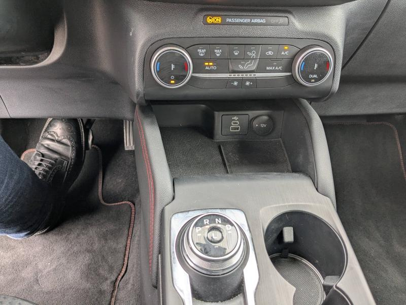 Photo 15 de l’annonce de FORD Kuga d’occasion à vendre à BRIGNOLES