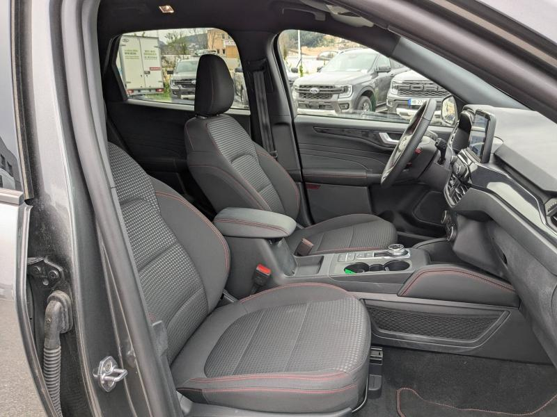 Photo 18 de l’annonce de FORD Kuga d’occasion à vendre à BRIGNOLES