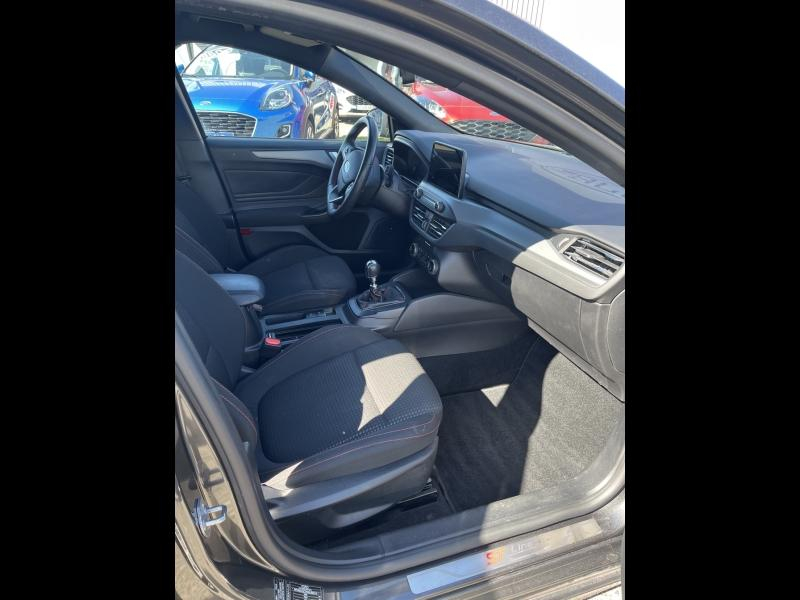 Photo 9 de l’annonce de FORD Focus d’occasion à vendre à CARPENTRAS