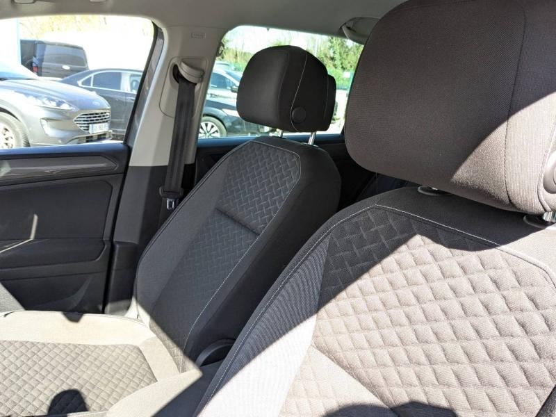 Photo 15 de l’annonce de VOLKSWAGEN Tiguan d’occasion à vendre à AIX-EN-PROVENCE