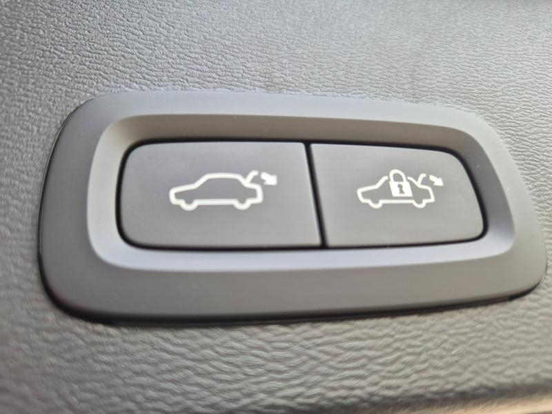 Photo 14 de l’annonce de VOLVO XC40 d’occasion à vendre à AVIGNON