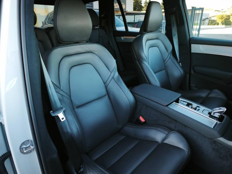 Photo 13 de l’annonce de VOLVO XC90 d’occasion à vendre à AVIGNON