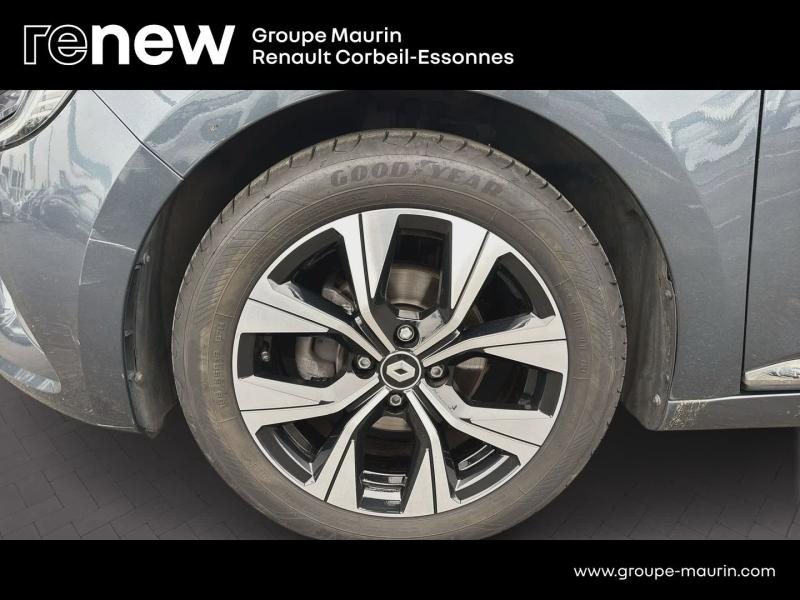 Photo 9 de l’annonce de RENAULT Clio d’occasion à vendre à CORBEIL-ESSONNES