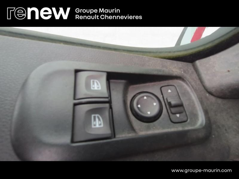 Photo 10 de l’annonce de RENAULT Master Fg VUL d’occasion à vendre à CHENNEVIÈRES-SUR-MARNE