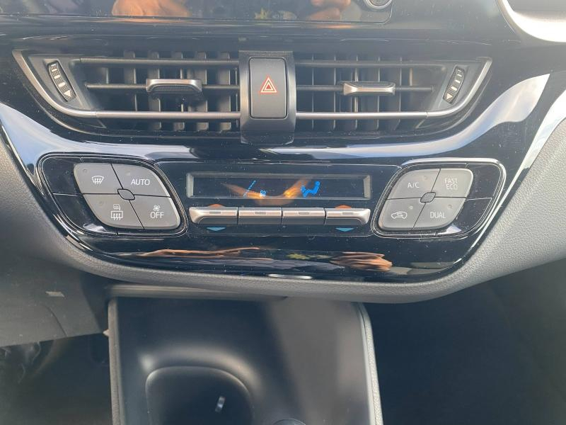 Photo 14 de l’annonce de TOYOTA C-HR d’occasion à vendre à CHARMEIL