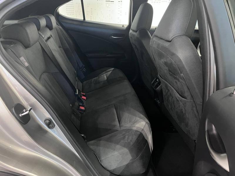 Photo 9 de l’annonce de LEXUS UX d’occasion à vendre à LATTES