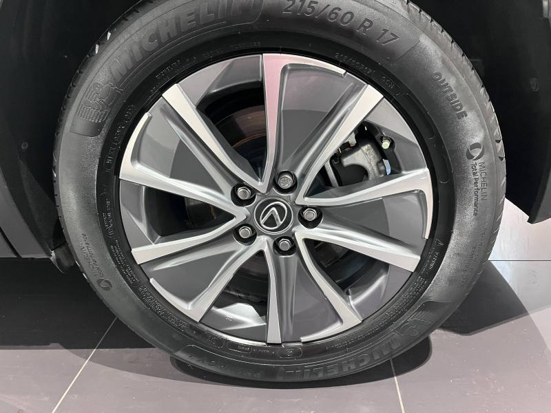 Photo 17 de l’annonce de LEXUS UX d’occasion à vendre à LATTES