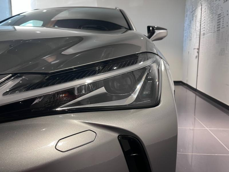 Photo 19 de l’annonce de LEXUS UX d’occasion à vendre à LATTES