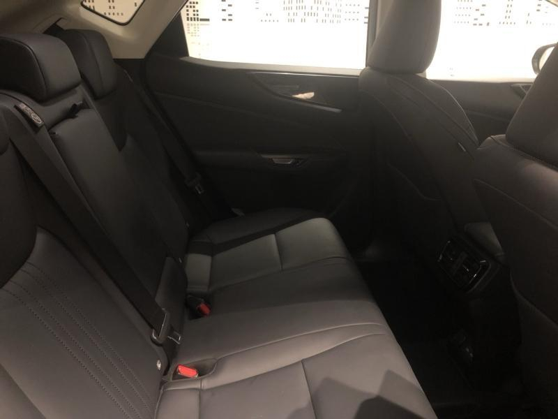 Photo 8 de l’annonce de LEXUS NX d’occasion à vendre à LATTES