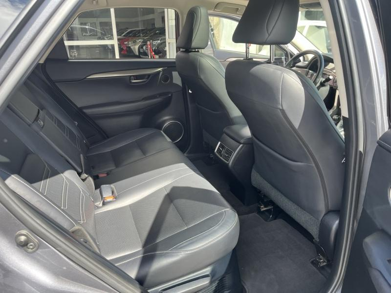 Photo 10 de l’annonce de LEXUS NX d’occasion à vendre à LATTES