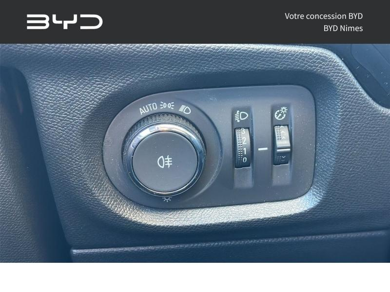 Photo 9 de l’annonce de OPEL Corsa d’occasion à vendre à NIMES