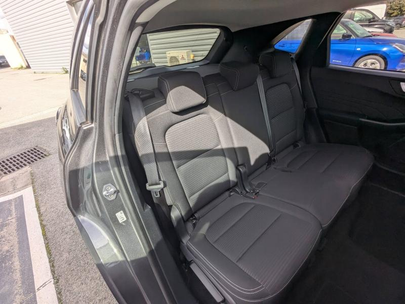 Photo 8 de l’annonce de FORD Kuga d’occasion à vendre à DRAGUIGNAN