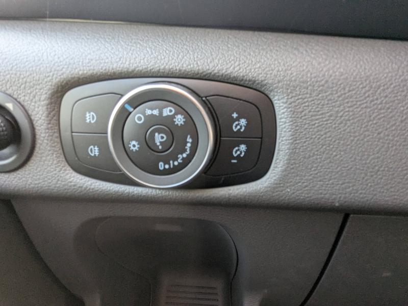 Photo 13 de l’annonce de FORD Transit 2T Fg VUL d’occasion à vendre à DRAGUIGNAN